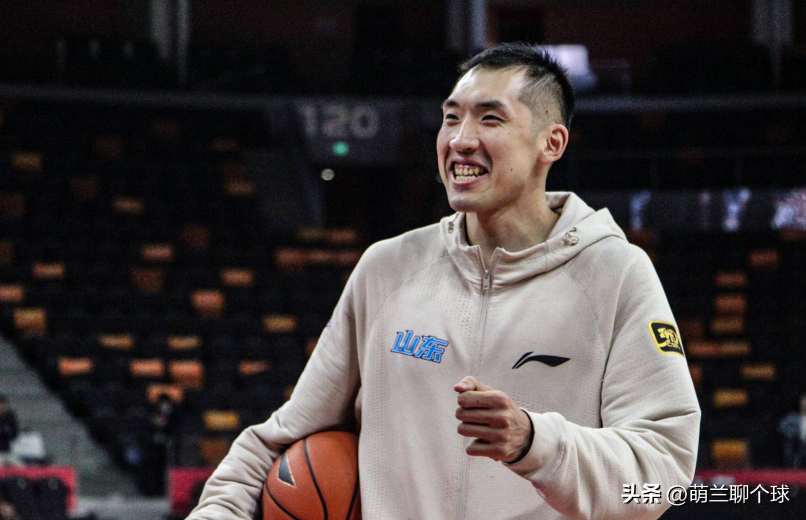 山东男篮迎全明星赛关键赛，今晨更衣室发声，底气十足，团队化学反应显著(山东高速男篮今晚视频直播在线观看免费)-爱游戏