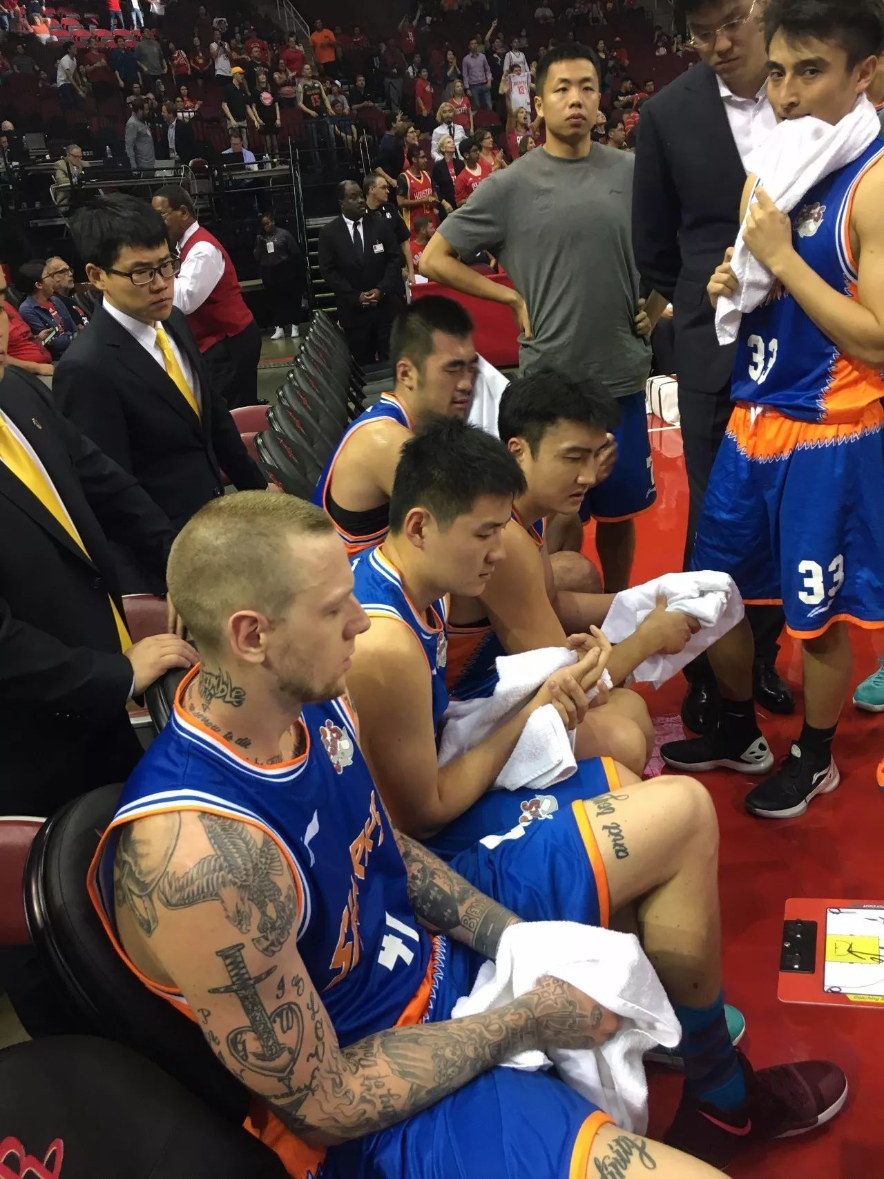 包含清晨体能课后,斯图加特调整名单备战CBA季后赛,震撼外界,更衣室氛围转暖的词条 包含清晨体能课后,斯图加特调整名单备战CBA季后赛,震撼外界,更衣室氛围转暖的词条